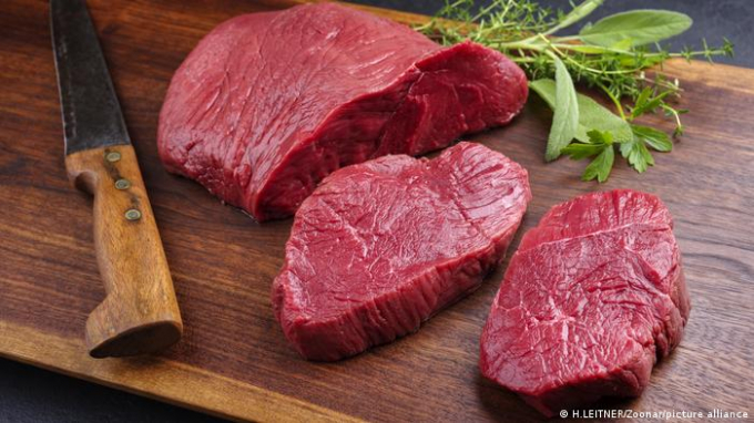 Pháp sẽ cho phép các nhà sản xuất 'bít tết' thuần chay dán nhãn sản phẩm thịt thật. Ảnh: DW