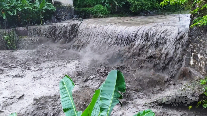 Lũ quét cuốn trôi 4 người ở huyện Bảo Lâm (Cao Bằng). Ảnh: Bế Quang.