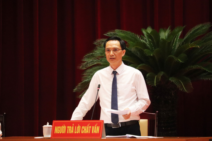Giám đốc Sở KH&ĐT Nguyễn Mạnh Cường trả lời chất vấn các nội dung liên quan đến lĩnh vực đầu tư công. Ảnh: Báo Quảng Ninh
