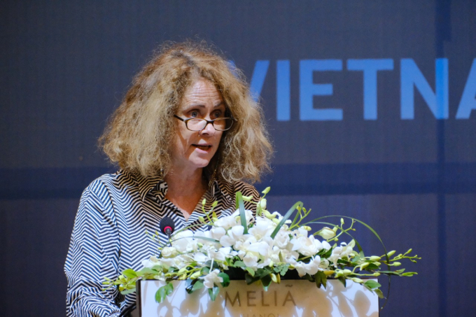 Ms. Carolyn Turk, WB Country Director for Vietnam, giving a speech at the launch event.