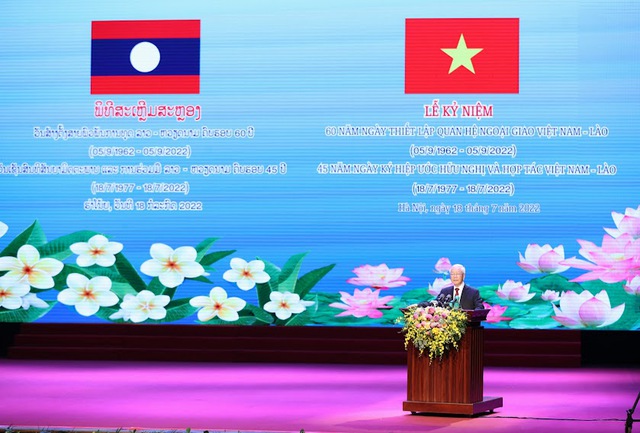 Tổng Bí thư Nguyễn Phú Trọng nhấn mạnh: Việt Nam và Lào không chỉ là hai nước láng giềng, mà là 'hai nước anh em, đồng chí'. Ảnh: VGP/Nhật Bắc.