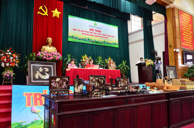 Hội thảo một số giải pháp bảo tồn, phát triển làng nghề Hà Nội. Ảnh: NNVN.