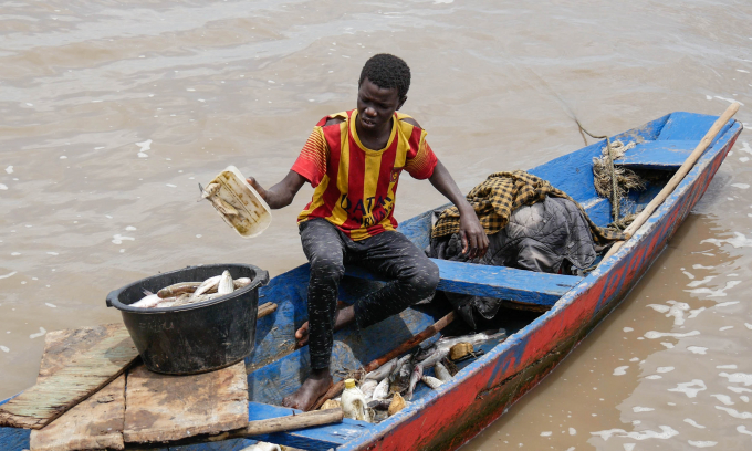 The FAO-led project, funded by the Green Climate Fund, will adopt climate-resilient strategies to improve the livelihoods of vulnerable people in the Gambia fishing communities.