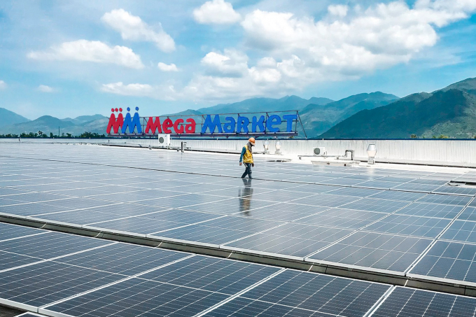 Hệ thống năng lượng mặt trời áp mái ở một trung tâm của MM Mega Market Việt Nam.