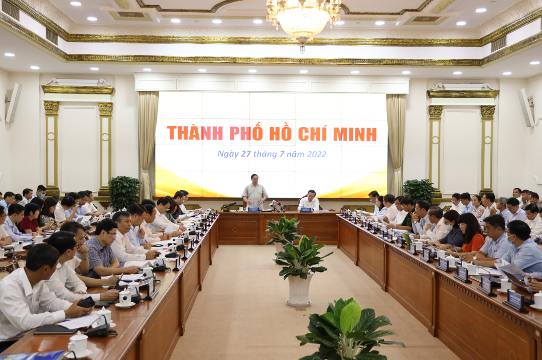 Thủ tướng Phạm Minh Chính chủ trì buổi làm việc với lãnh đạo TP.HCM. Ảnh: TTBC.