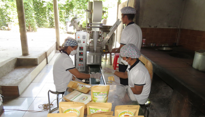 Production line for packaging medicinal products. Photo: TP.