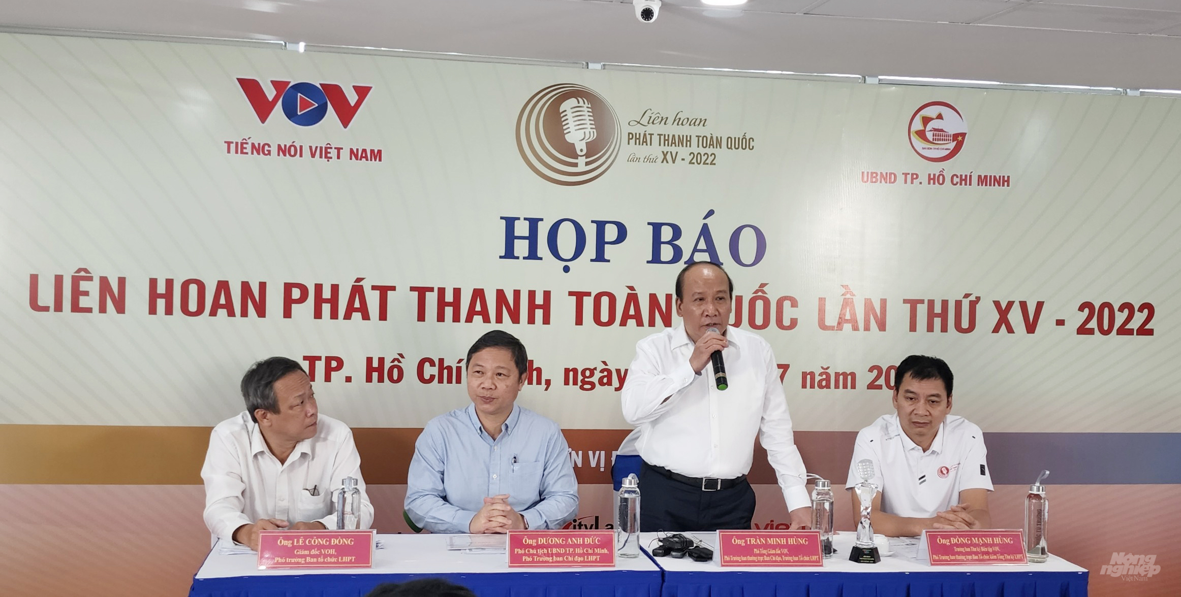 Theo BTC, đây là hoạt động nghiệp vụ của ngành phát thanh Việt Nam, được tổ chức định kỳ hai năm một lần, nhằm phát hiện, tôn vinh những tác giả, tác phẩm xuất sắc của những người làm báo phát thanh cả nước. Ảnh: Minh Sáng.