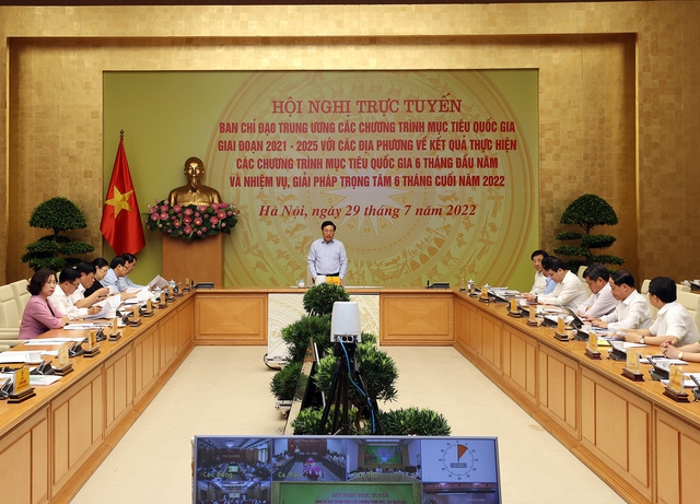 Phó Thủ tướng Phạm Bình Minh yêu cầu các địa phương phải hạ quyết tâm giải ngân hết số vốn đã được phân bổ cho các chương trình trong năm nay, không để kéo dài nhiệm vụ giải ngân sang năm 2023. Ảnh: VGP.