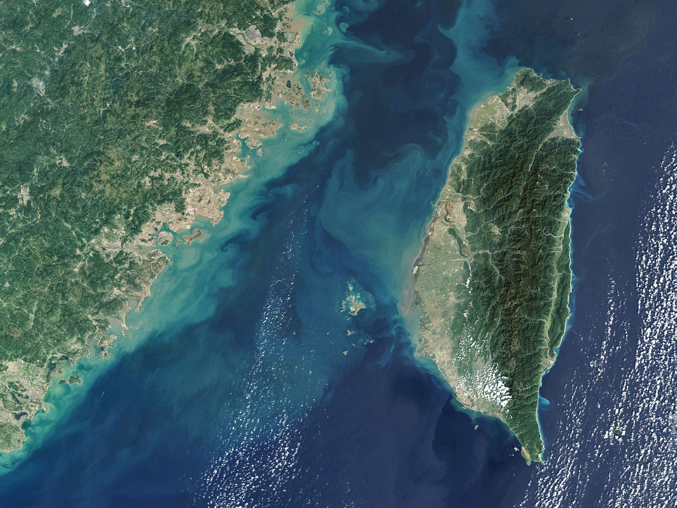 Eo biển Đài Loan. Ảnh vệ tinh.