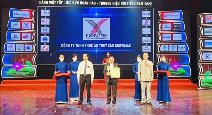 Công ty GrowMax được vinh danh Top 10 Hàng Việt tốt - Dich vụ hoàn hảo - Thương hiệu nổi tiếng Việt Nam năm 2022. Ảnh: Lê Hoàng Vũ.