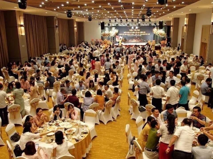 Một bữa tiệc tại khách sạn TP Hạ Long 