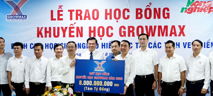 The ceremony to announce the establishment of the GrowMax Study Encouragement Fund was held under the witness of Mr. Nguyen Hong Linh, Secretary of the Dong Nai Provincial Party Committee. Photo: Hong Thuy.