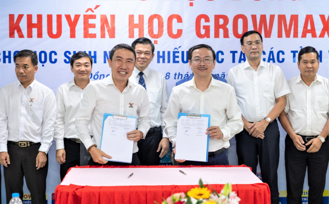 Lễ công bố thành lập Quỹ khuyến học GrowMax với sự chứng kiến của ông Nguyễn Hồng Lĩnh, Bí thư Tỉnh ủy Đồng Nai.