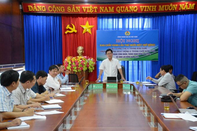 Ông Lê Thanh Hưng, Tổng Giám đốc Tập đoàn Công nghiệp cao su Việt Nam phát biểu chỉ đạo tại buổi làm việc với Công ty Cao su Kon Tum.