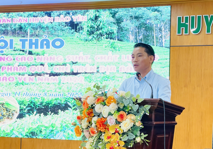 Nguyen Xuan Nhan, Standing Deputy Secretary of the Bao Yen Party Committee is speaking at the seminar. Photo: H.D.
