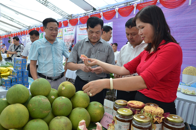 Nông sản Hà Nội tại một cuộc trưng bày. Ảnh: NNVN.