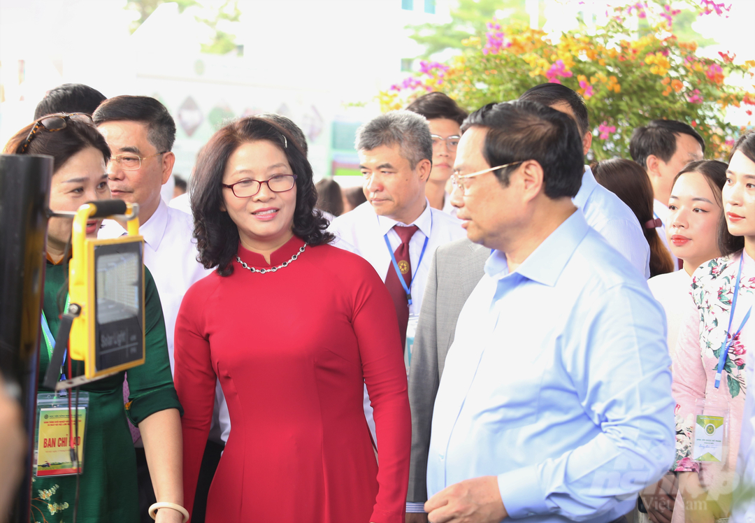 Thủ tướng Phạm Minh Chính cho rằng, sự kiện 'Hành trình khởi nghiệp đổi mới sáng tạo và ngày hội việc làm VNUA - 2022' của Học viện là hoạt động rất có ý nghĩa, truyền ngọn lửa đam mê lĩnh vực nông nghiệp. Ảnh: Minh Phúc.
