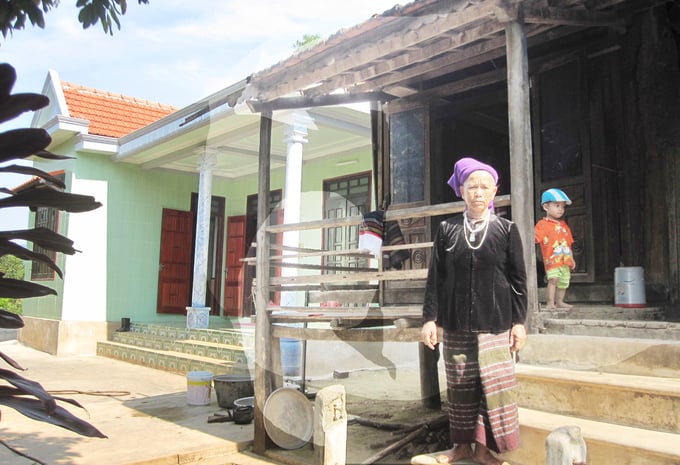 Many households of the Van Kieu ethnic group in Truong Xuan commune have risen to poverty eradication.  Photo: TP