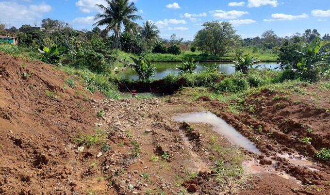 Nhiều công trình hồ đập tại Đắk Lắk xuống cấp, thấm nước ở thân. Ảnh: Quang Yên.