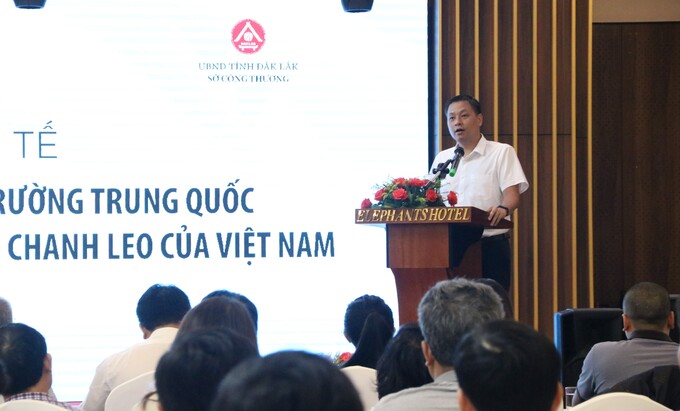 Mr. To Ngoc Son, Deputy Director of the Department of Asia-Africa Market under Ministry of Industry and Trade said that China is a potential market for the export of durian and passion fruit.