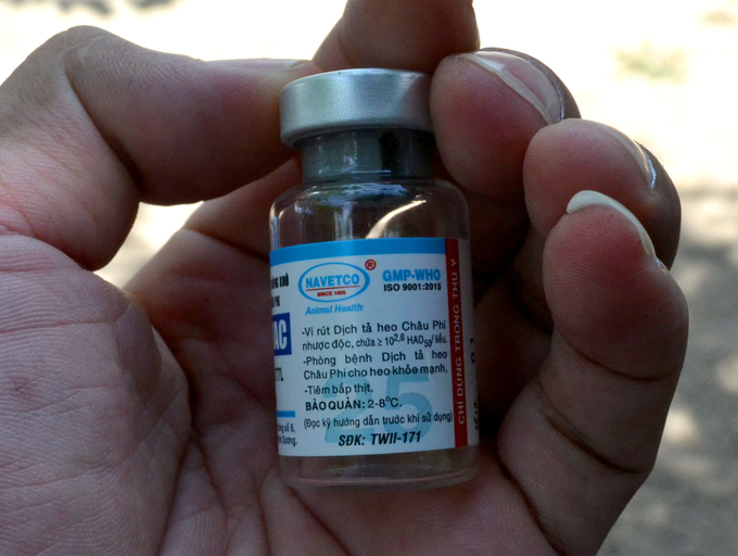 Loại vacxin được sử dụng để tiêm cho các hộ chăn nuôi ở Quảng Ngãi. Ảnh: N.V.