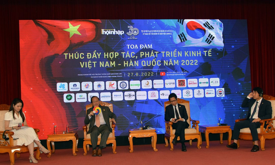 Tọa đàm 'Thúc đẩy hợp tác, phát triển kinh tế Việt Nam - Hàn Quốc' diễn ra ngày 27/8.