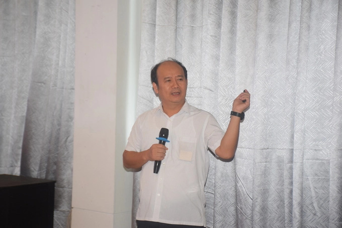Mr. Vu Duyen Hai, Deputy Director of the Department of Fisheries speaks at the training course. Photo: V.D.T.