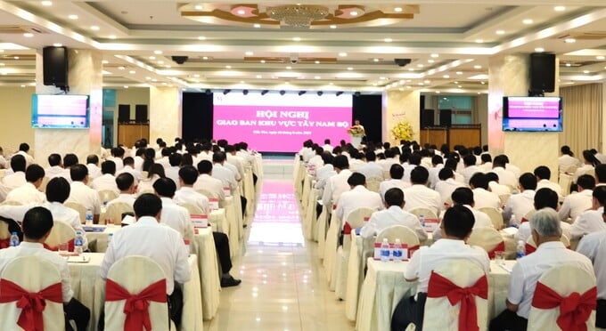 Hội nghị giao ban khu vực Tây Nam Bộ của Ngân hàng NN-PTNT Agribank Việt Nam. Ảnh: Minh Khương.