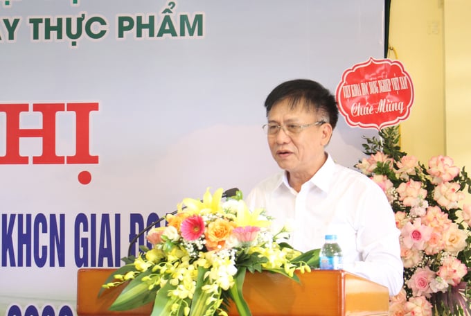 TS Nguyễn Trọng Khanh, Viện trưởng Viện Cây lương thực và Cây thực phẩm nêu những định hướng phát triển của Viện trong giai đoạn 2022 - 2030. Ảnh: Trung Quân.