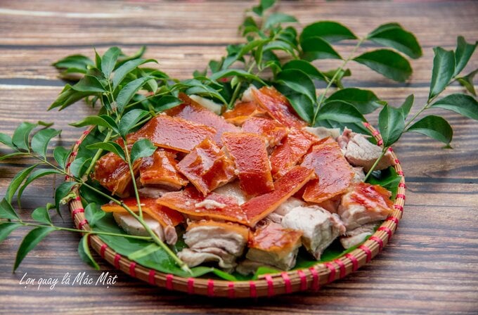 Lợn quay lá mắc mật Lạng Sơn được chọn vào Top 100 món ăn đặc sản Việt Nam. Ảnh: TL.