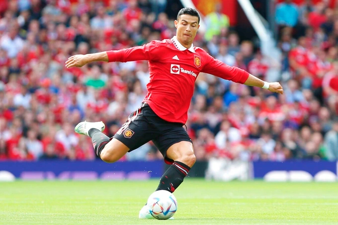 Cristiano Ronaldo trên đường rời Man United. Ảnh: Premier League.