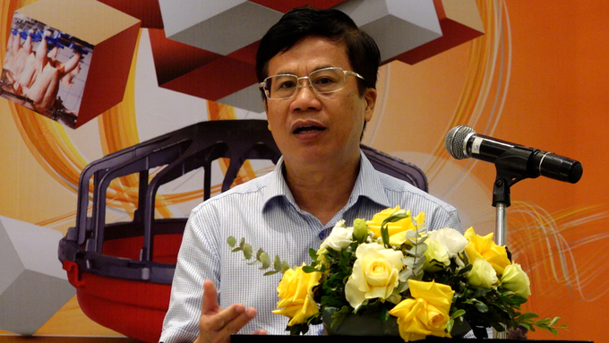 Ông Tống Xuân Chinh, Phó Cục trưởng Cục Chăn nuôi phát biểu tại họp báo. Ảnh: Quang Linh.