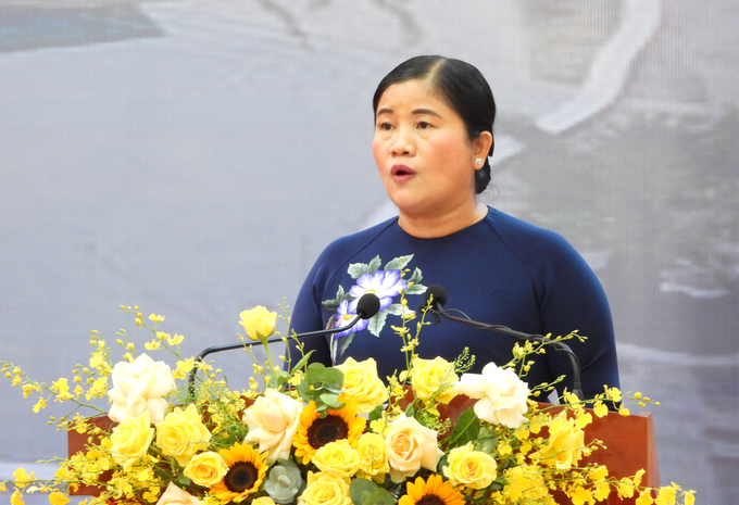 Chủ tịch UBND tỉnh Bình Phước Trần Tuệ Hiền phát biểu kêu gọi tại hội nghị. Ảnh: Trần Trung.