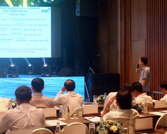 Mr. Le Van Khoi from Research Institute for Aquaculture I presenting at the workshop. Photo: KS.