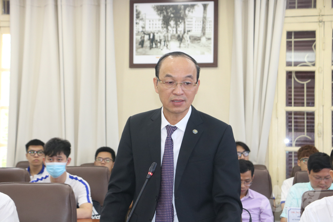GS. TS Trịnh Minh Thụ, Hiệu trưởng Trường Đại học Thủy lợi phát biểu tại buổi lễ. Ảnh: HG.