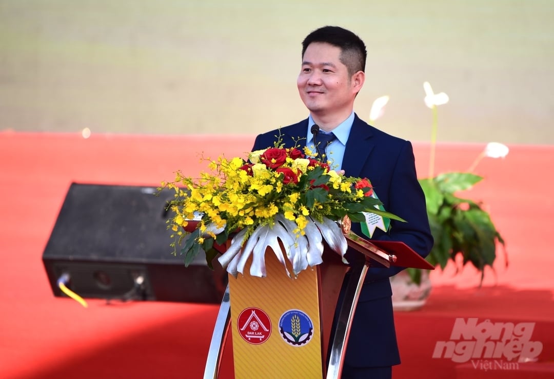 Ông Lâm Long Đức, Tổng giám đốc Công ty TNHH Cung ứng toàn cầu Việt Hải (Tô Châu, Trung Quốc), phát biểu tại sự kiện.
