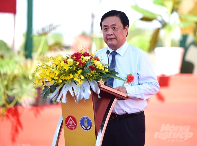 Bộ trưởng Lê Minh Hoan phát biểu tại Tại lễ Công bố xuất khẩu lô sầu riêng đầu tiên xuất khẩu chính ngạch sang thị trường Trung Quốc. Ảnh: Tùng Đinh.