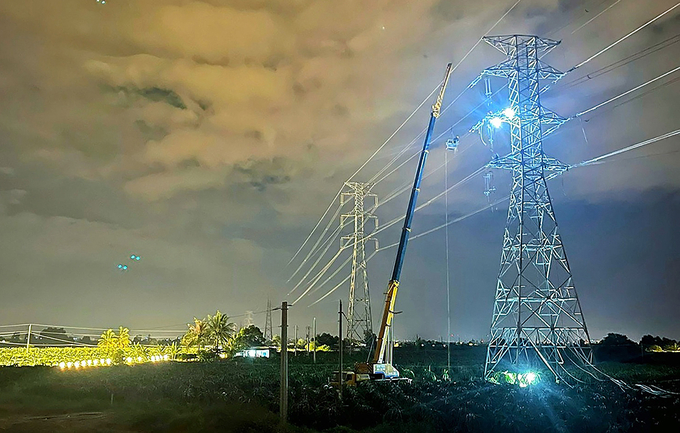 EVNNPT thi công di dời vị trí 42 đường dây 220kV Phan Thiết - Hàm Tân.