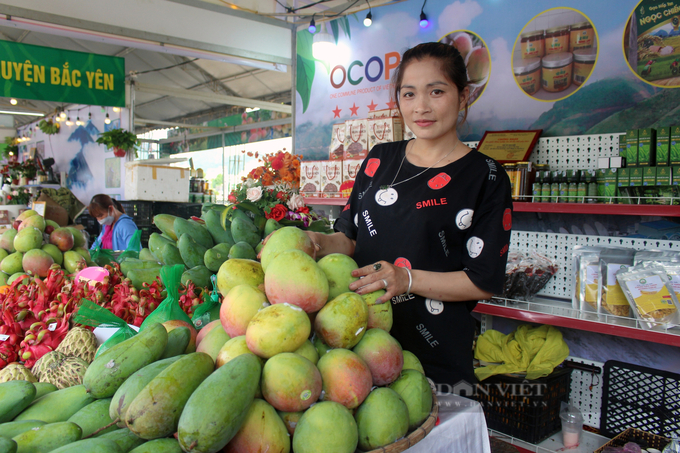 Gian hàng trái cây Mường La tại Festival trái cây và sản phẩm OCOP Việt Nam năm 2022.