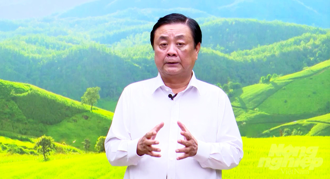 Theo Bộ trưởng Bộ NN-PTNT Lê Minh Hoan, khi xây dựng được đội ngũ người làm nông chuyên nghiệp, việc tổ chức sản xuất sẽ trở nên chỉn chu. Ảnh: Hoàng Vũ.