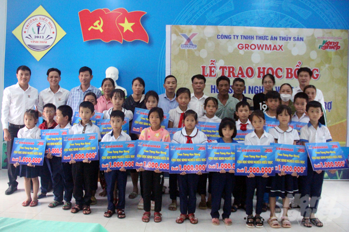 Trong tương lai, Quỹ khuyến học GrowMax sẽ tiếp tục lớn mạnh để đến được nhiều hơn với trẻ em nghèo vùng biển trên khắp đất nước Việt Nam. Ảnh: Võ Dũng.