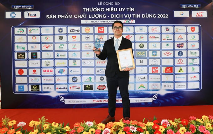 Ông Sakchai Chatchaisophon, Phó Tổng giám đốc, phụ trách Ngành thực phẩm của C.P. Việt Nam, đại diện công ty nhận giải thưởng.