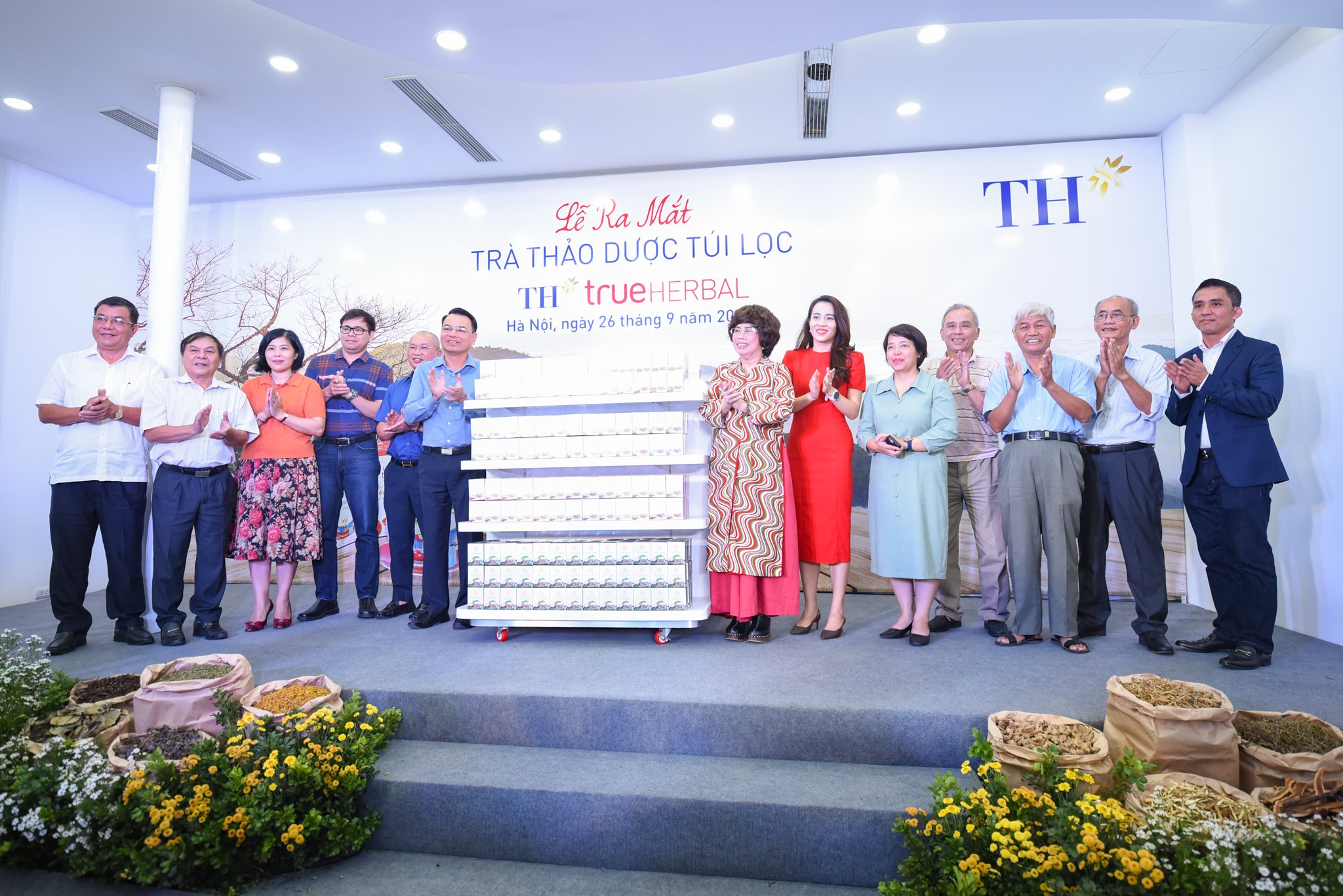 4 sản phẩm trà dược liệu TH true HERBAL mới ra mắt của Tập đoàn TH được đánh giá là những cặp đôi tinh hoa và hoàn hảo cho sức khỏe. Ảnh: Tùng Đinh.