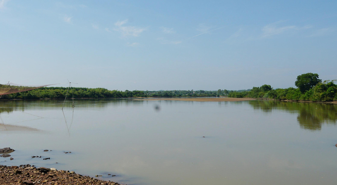 Đoạn sông Loan qua xã Quảng Châu, nơi xảy ra sự viêc. Ảnh: P.P.