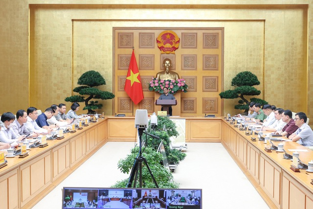 Thủ tướng Phạm Minh Chính chủ trì cuộc họp trực tuyến đánh giá tình hình, khắc phục thiệt hại và rút kinh nghiệm công tác ứng phó với bão số 4 sáng 28/9. Ảnh: VGP/Nhật Bắc.