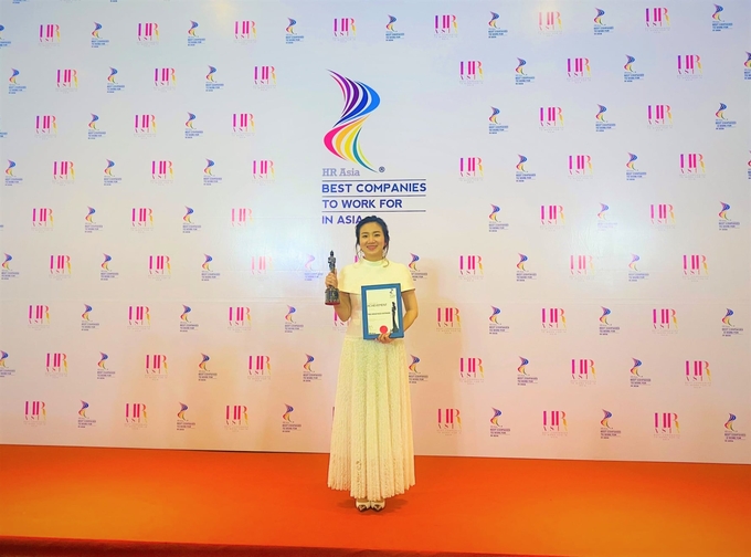 Bà Nguyễn Thu Trang, Giám đốc Nhân sự TNG Holdings Vietnam tại Lễ trao giải 'Nơi làm việc tốt nhất Châu Á'