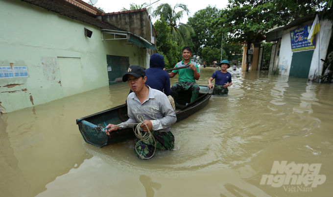 Hiện Quỳnh Lập là địa phương ngập lụt nặng nhất Quỳnh Lưu với gần 2.700 hộ; trong đó có đến 700 hộ ngập rất sâu.
