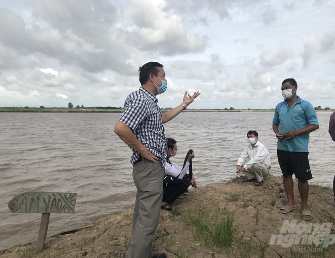 The sub-project sub-project on 'Improving flood drainage capacity and developing sustainable, climate-adaptive livelihoods for the Dong Thap Muoi region, under the ICRSL Project', has been approved by Dong Thap Provincial People's Committee starting from October 2018. Photo: Trong Linh.