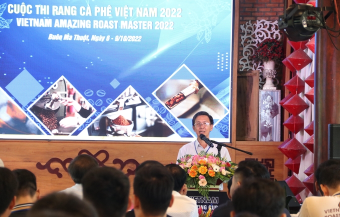 Ông Trịnh Đức Minh, Chủ tịch Hiệp hội Cà phê Buôn Ma Thuột phát biểu khai mạc cuộc thi. Ảnh: Quang Yên.