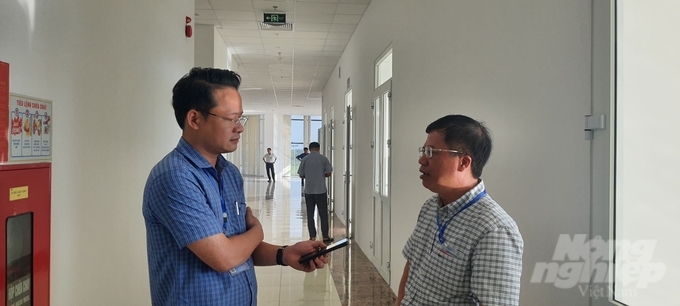 Ông Tống Xuân Chinh - Phó Cục trưởng Cục chăn nuôi trao đổi với NNVN.